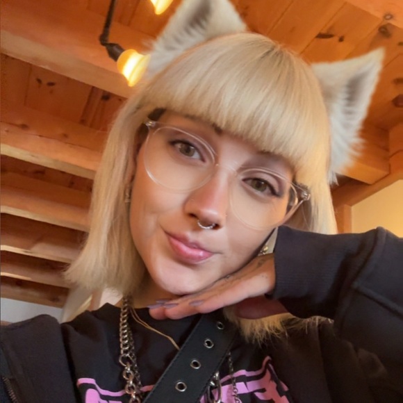 🍋Meet your Posher: Kait🍋 - Picture 6 of 6